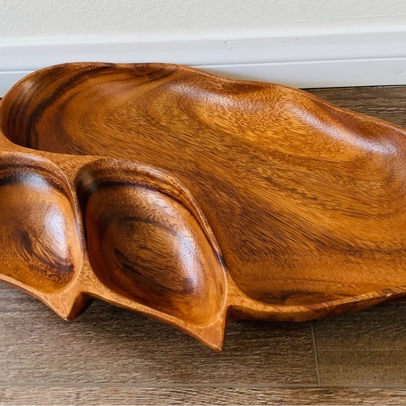 Wooden leaf shaped tray - Picture 1 of 7